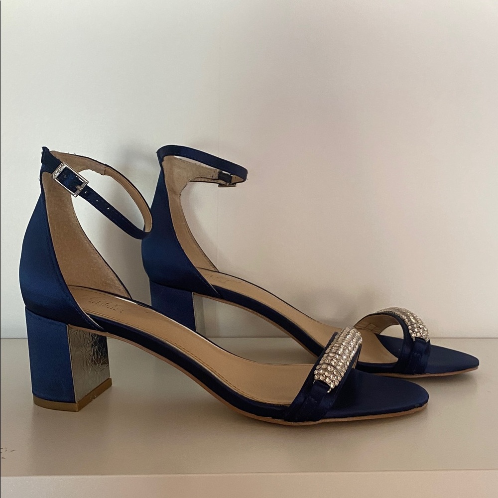 Jewel Badgley Mischka Navy Sandals - Picture 2 of 11
